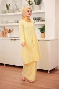 Ratna Kabarung In Soft Yellow